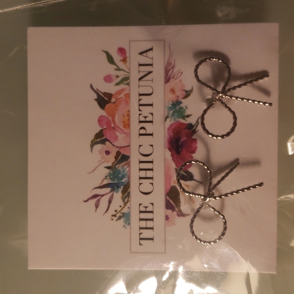 Dainty Bow Tie Earrings - Picture 1 of 2